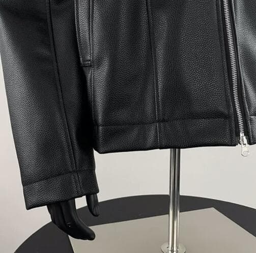 メンズ本格派フェイクレザー　ブルゾンジャケット　黒